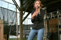 Erica Leigh in Concert